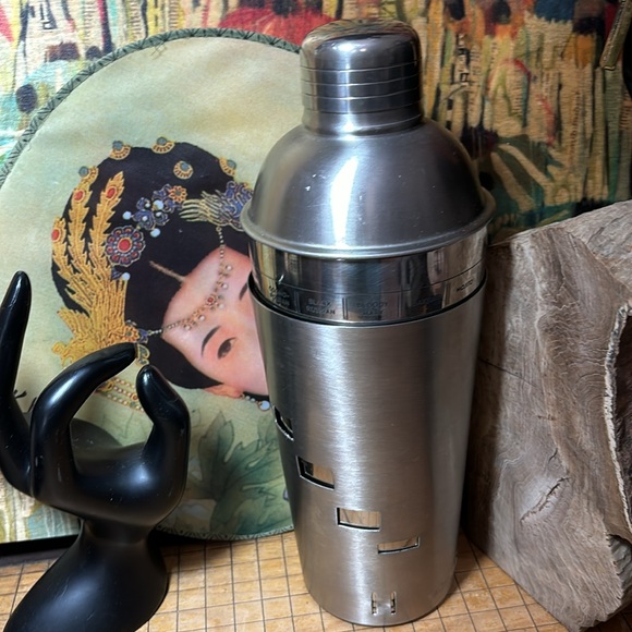 Chefmate Metal Bar Shaker With Drink Recipe Turn Selector Silver Tone 9.75”x4.5” - Picture 11 of 16